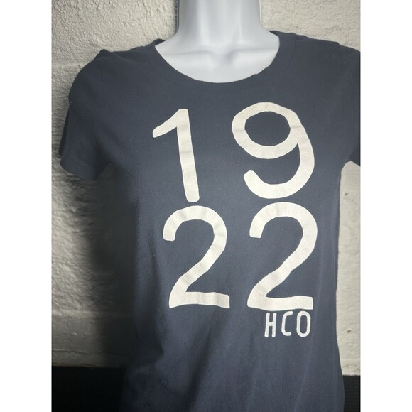 Hollister California Woman’s 1922 HCO Tshirt Size Medium - Picture 2 of 5